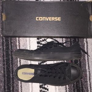 black low top converse